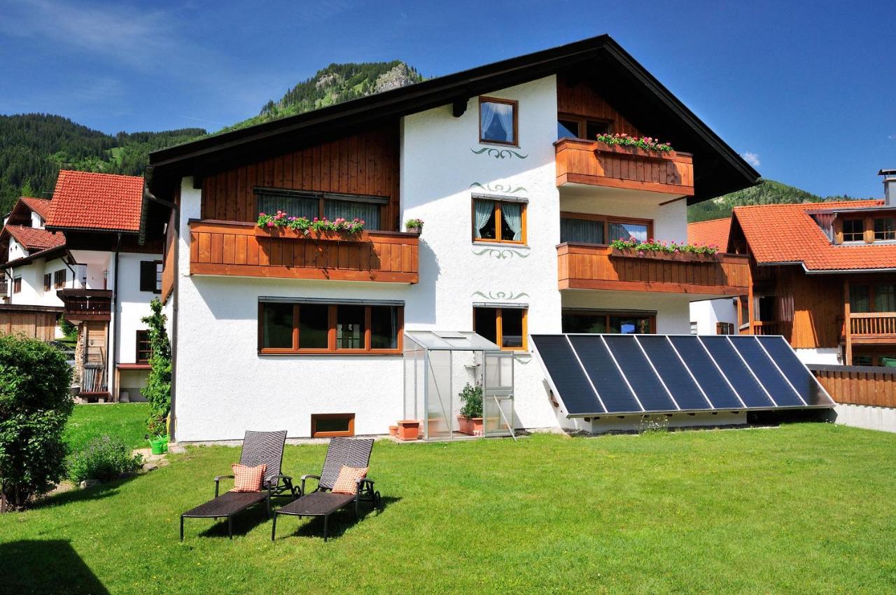 Wohlfuehl-Ferienwohnungen Schneider Bad Hindelang Exterior foto
